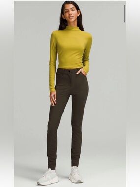 Lululemon City Sleek 5 Pocket 7/8 Pant in Dark Olive size 28